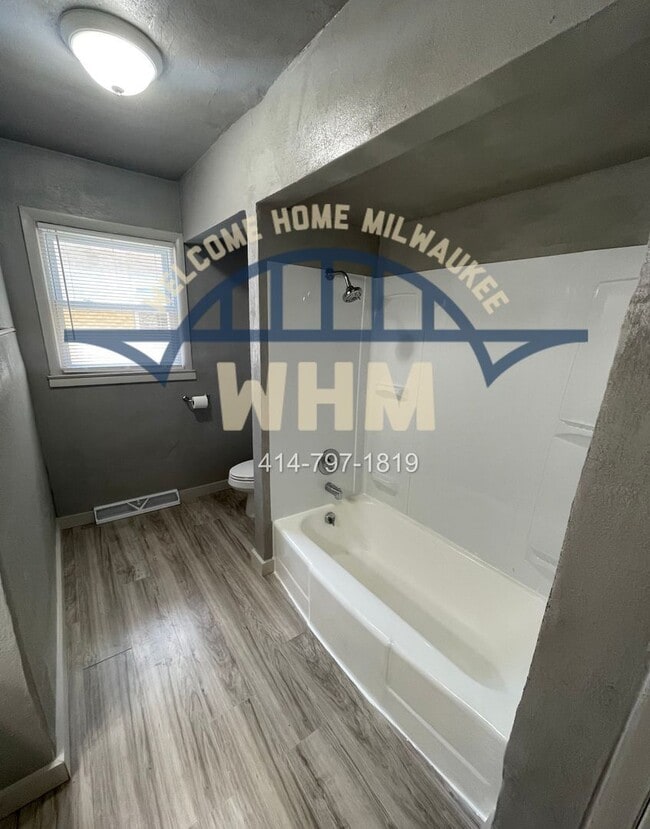 Building Photo - 4054 N 68th St