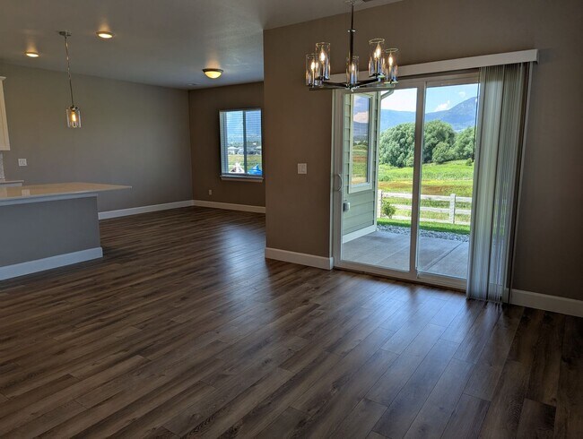Building Photo - 1854 Peak Pr Ln
