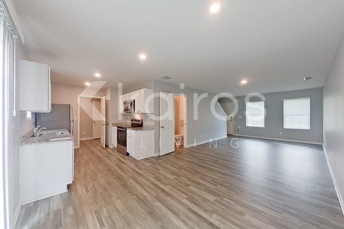 Building Photo - 2800 Jordan Ave
