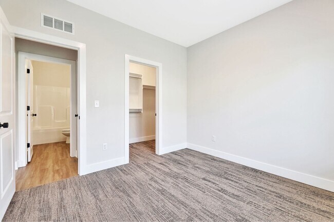 Building Photo - 1121 N Joye St
