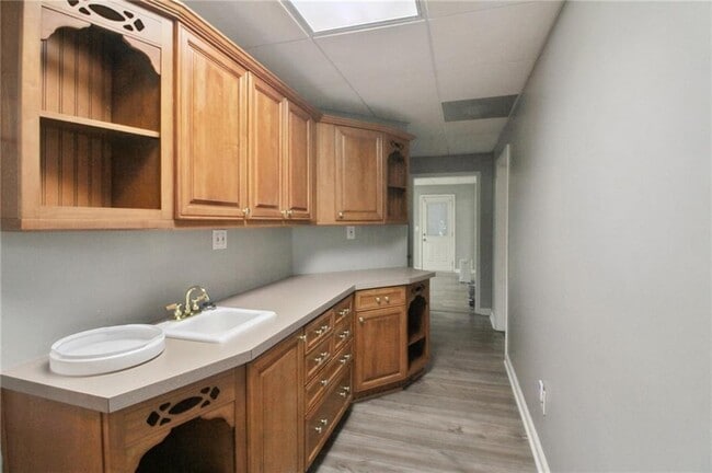 Building Photo - 2011 Chelton Way SE