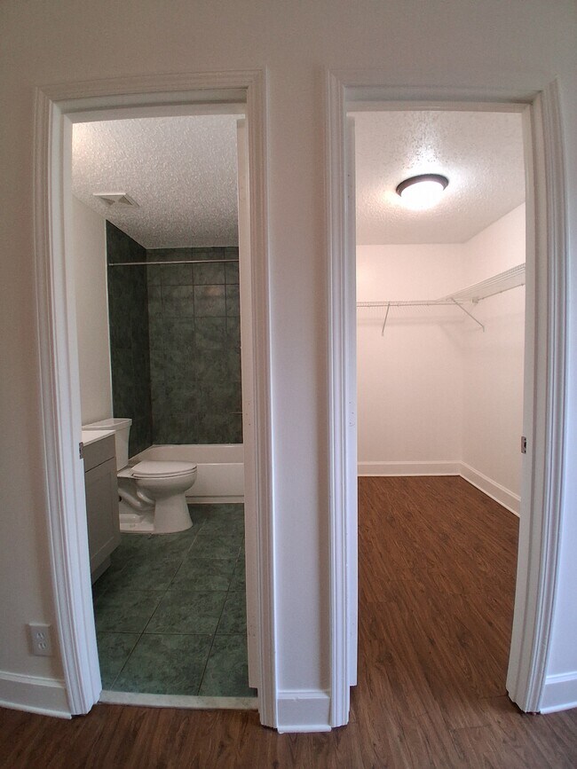 Building Photo - 1744 W 28th St