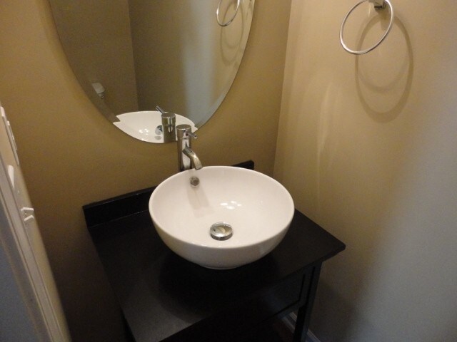 Building Photo - 104 Pearson Place