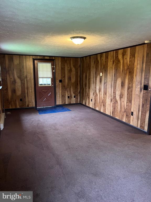 Building Photo - 107 Sawmill Ct