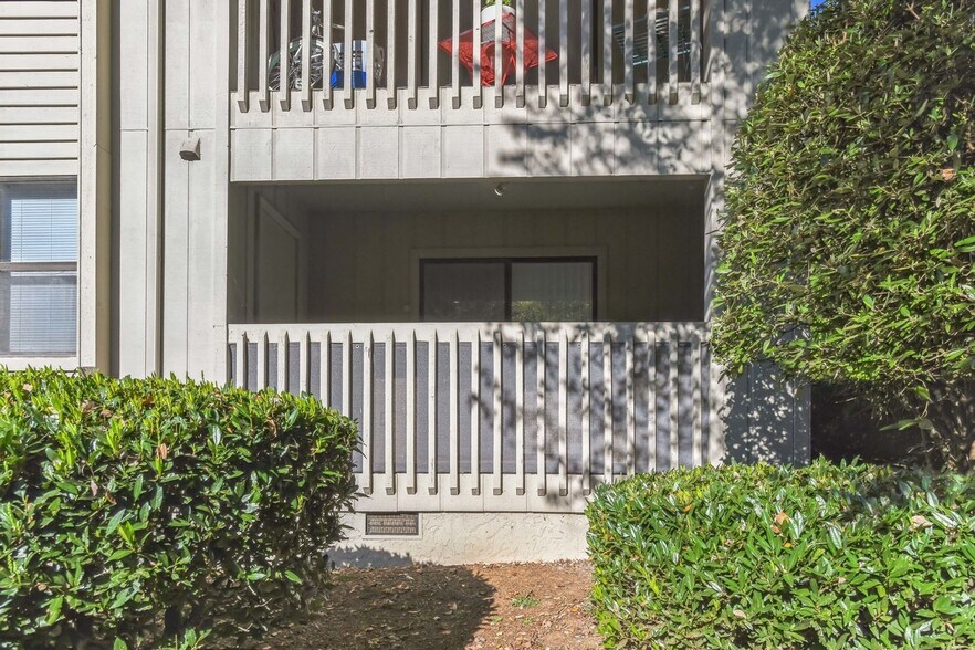 Building Photo - 301 Abbey Cir