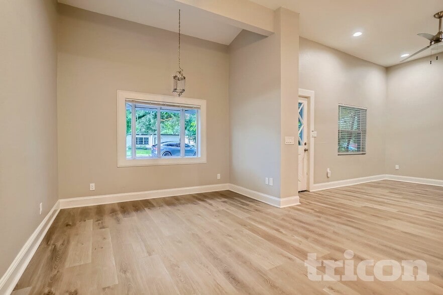 Building Photo - 1912 Carrigan Ave