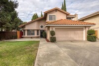 Building Photo - 4 bedroom in NW Modesto near shopping, Kai...