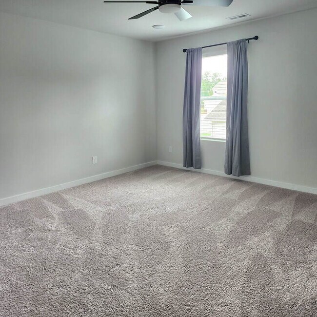 Building Photo - Beautiful 2025-Built Home in a Desirable Newer Neighborhood!