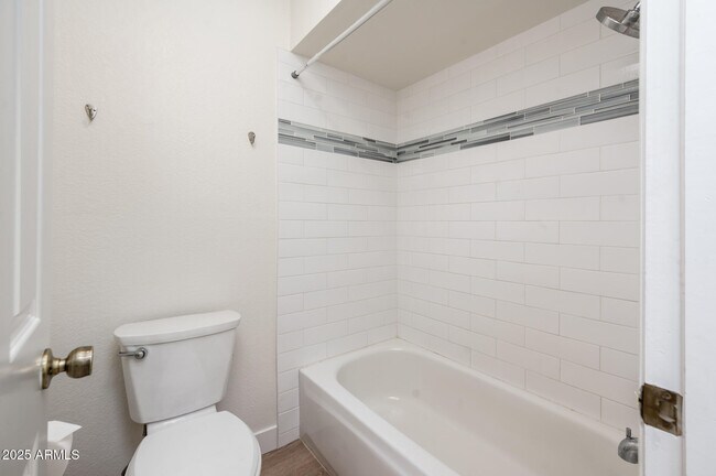 Building Photo - 6430 N 77th Way