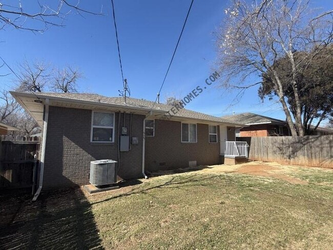 Building Photo - 4804 N Woodward Ave