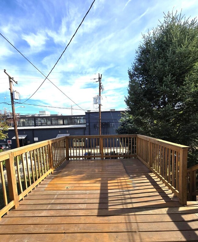 Building Photo - 3-Bedroom, 2-Bathroom in Brewers Hill