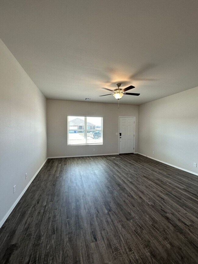 Building Photo - Coming Soon! Pre-Lease This Beautiful 3-Bedroom, 2-Bath Home in Broken Arrow
