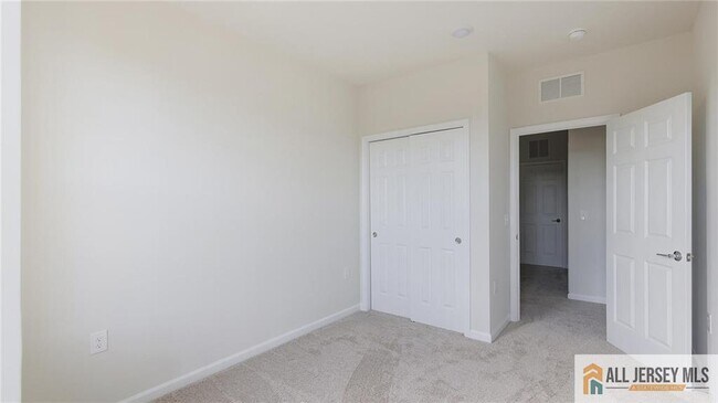 Building Photo - 95 Robeson St