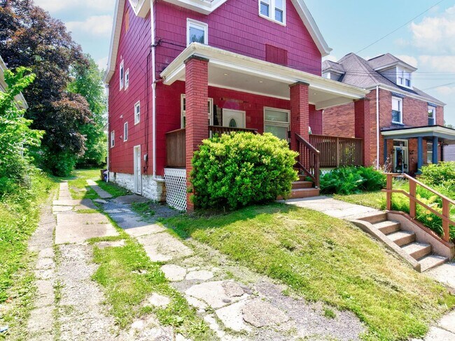 Building Photo - 506 Bryan Ave
