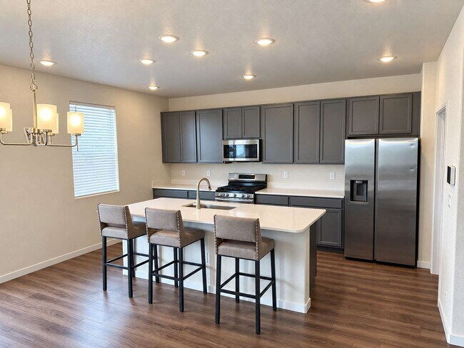 Building Photo - 5174 Roundhouse Dr