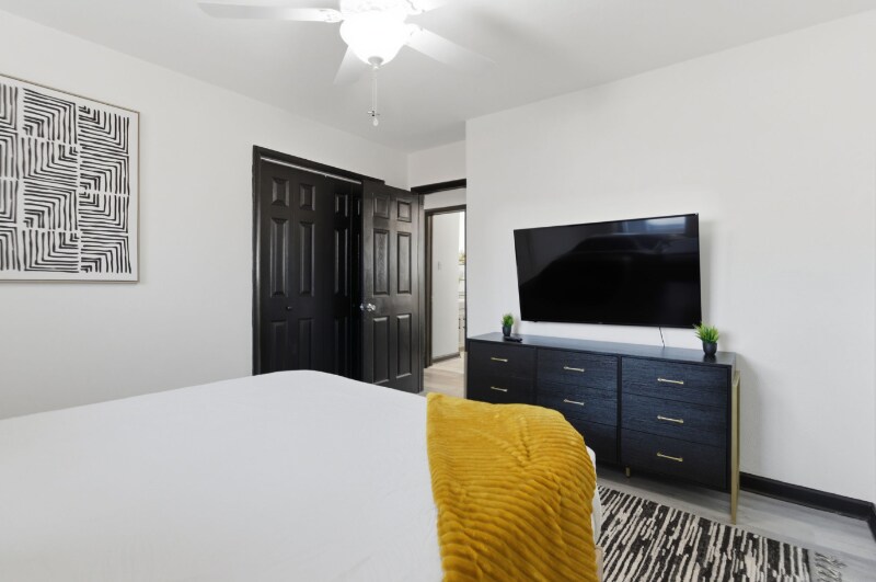 Building Photo - 361 Cherry St