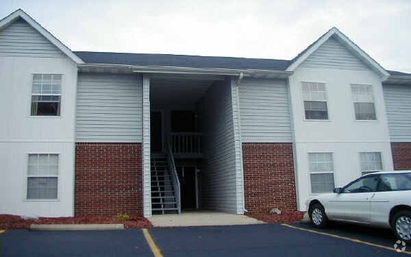 Building Photo - Junction Drive Townhomes