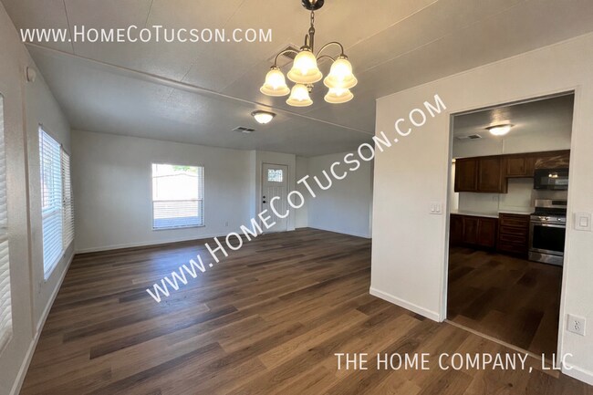 Building Photo - 2548 E Glenn St