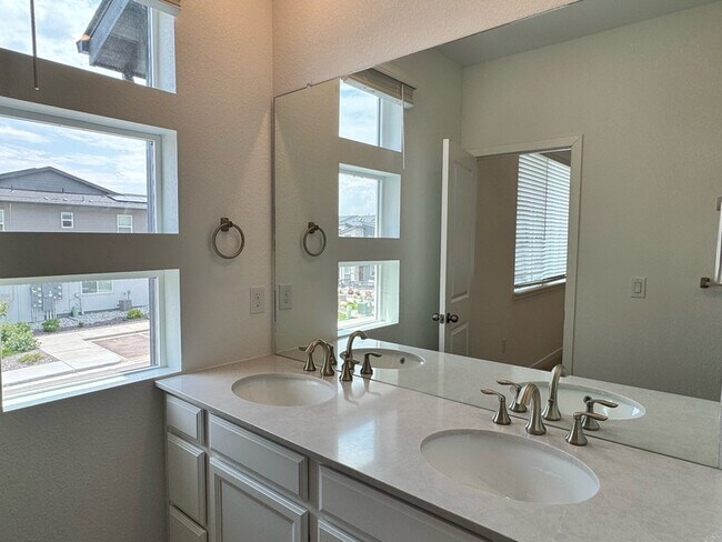 Building Photo - 7348 W Asbury Dr