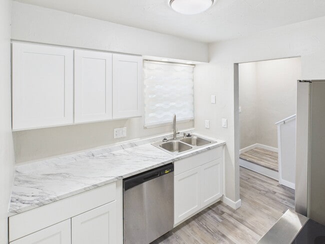 Building Photo - 1044 Coronado Pkwy S