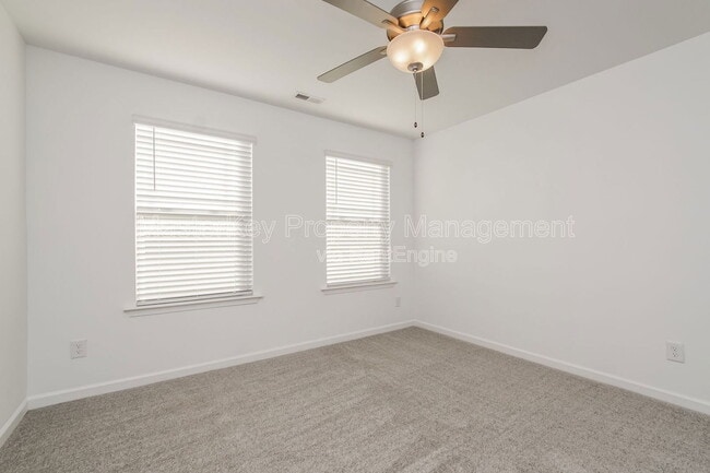 Building Photo - 124 Royal Star Way