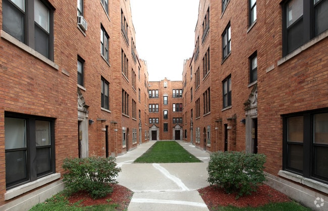 4441 - 4447 S Greenwood Ave - 4441-4447 S Greenwood Ave