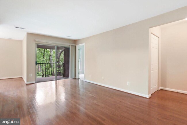Building Photo - 3308 Woodburn Village Dr