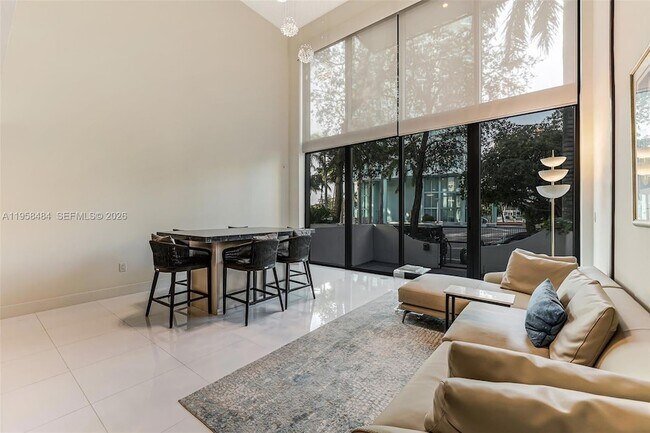 Building Photo - 6000 Collins Ave