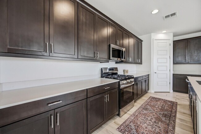 Building Photo - 2053 W Sienna Bouquet Pl