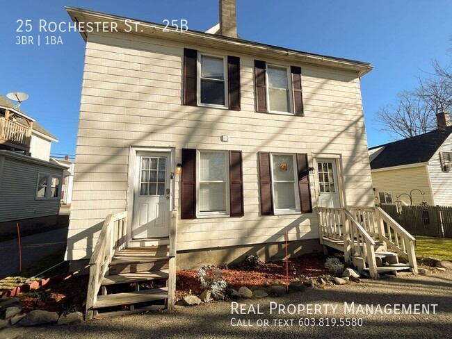 Building Photo - Beautifully Renovated 3 Bedroom, 1 Bath Ap...