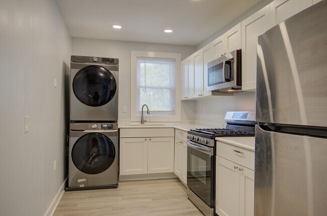 Building Photo - 1701 S State St