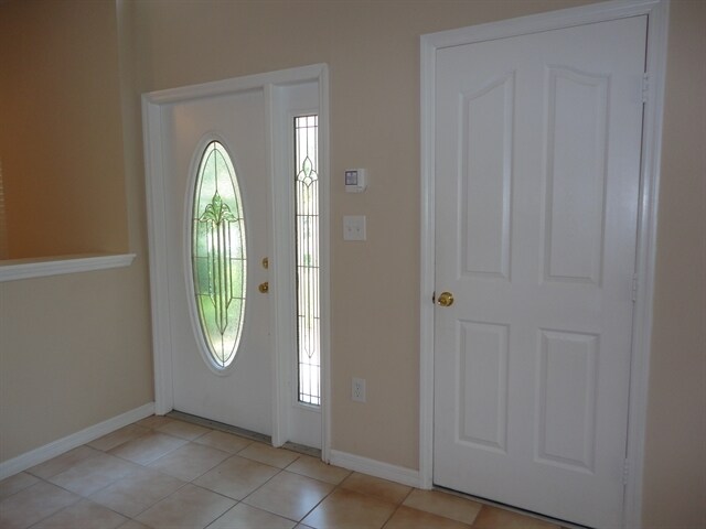 Building Photo - 8218 Canary Canyon Way