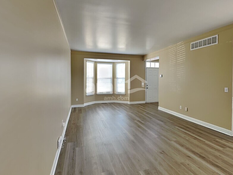 Building Photo - 931 Balsam Wood Ln