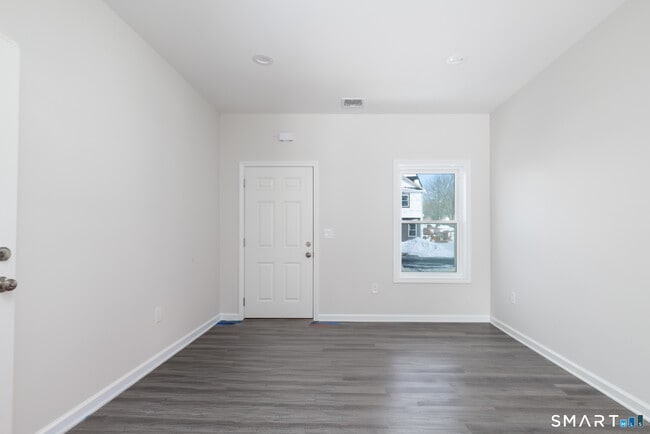 Building Photo - 75 High St