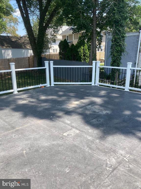 Building Photo - 233 E Montgomery Ave