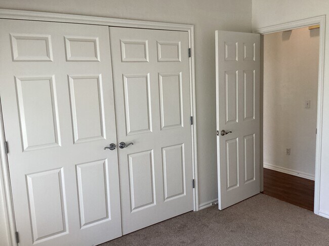 Building Photo - 17552 Zinc Dr
