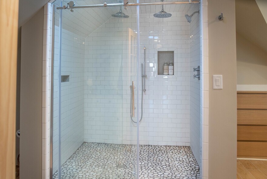 Master bathroom - 417 E Government Ave