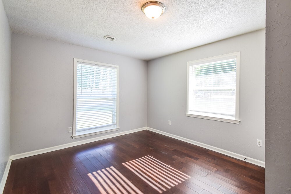Building Photo - 5691 Briarwood Dr