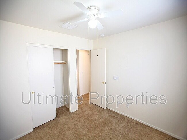 Building Photo - 25754 W Siesta Way