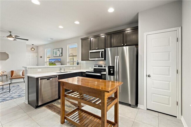 Building Photo - 205 Syrah Ct