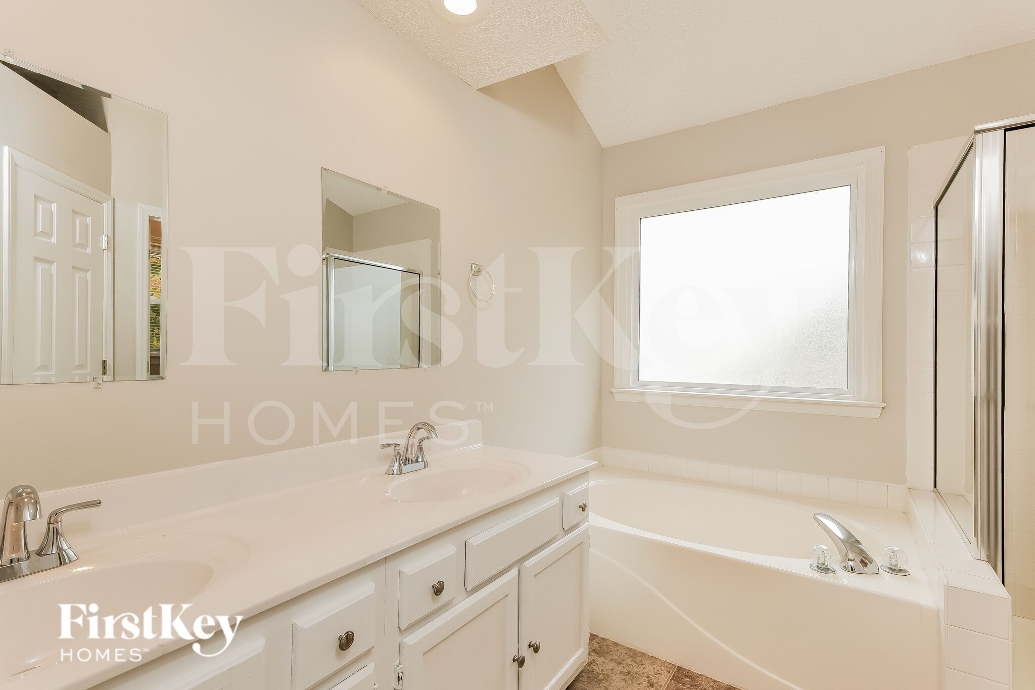 Building Photo - 9029 Jefferson Woods Dr