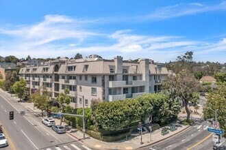 Building Photo - 390 S Sepulveda Blvd