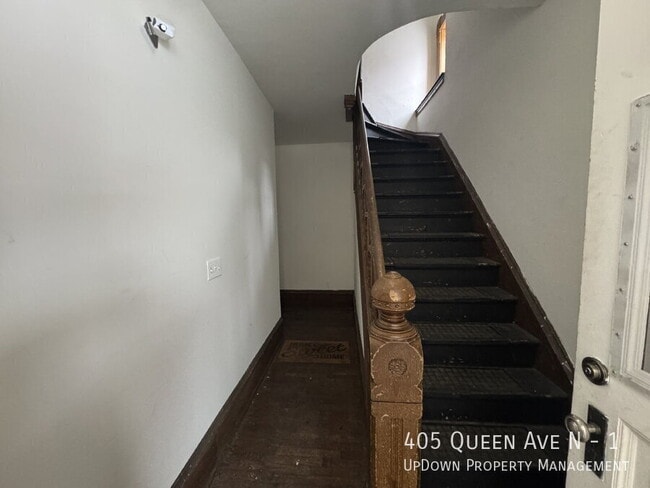 Building Photo - 405 N Queen Ave
