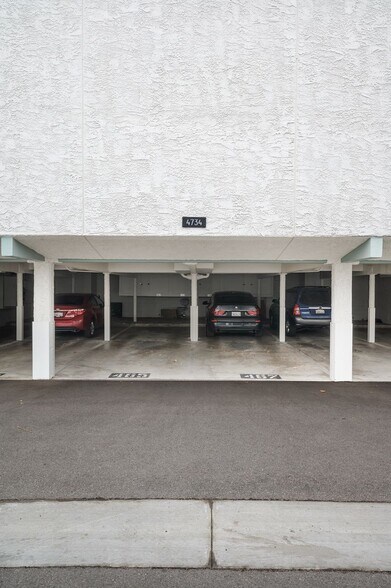 Building Photo - 4732 Park Granada