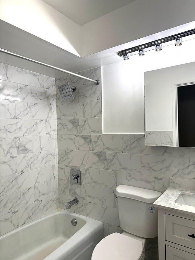 Building Photo - 2629 N Hampden Ct