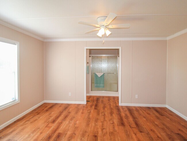 Building Photo - Recently Updated Manufactured Home!
