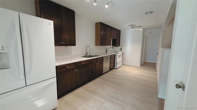 Primary Photo - 273 S 13th Ave