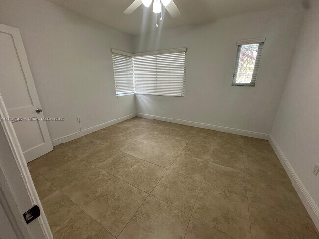 Building Photo - 3233 S Le Jeune Rd