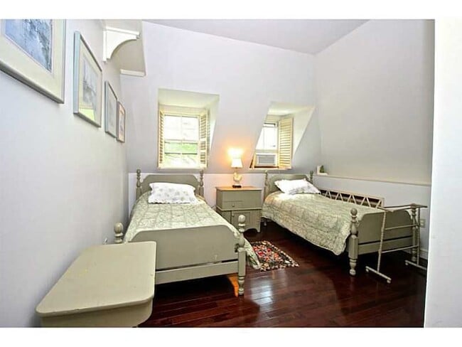 Building Photo - 434 Bellevue Ave