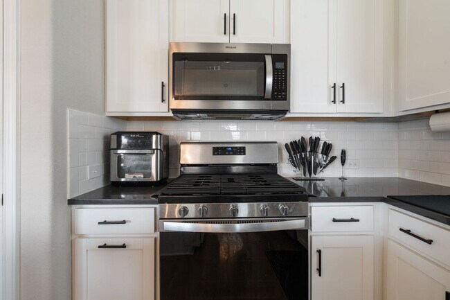 Building Photo - 2316 Wisterwood Ln